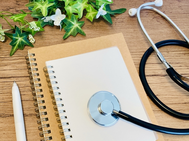 聴診器とリングノート 聴診器とリングノート
